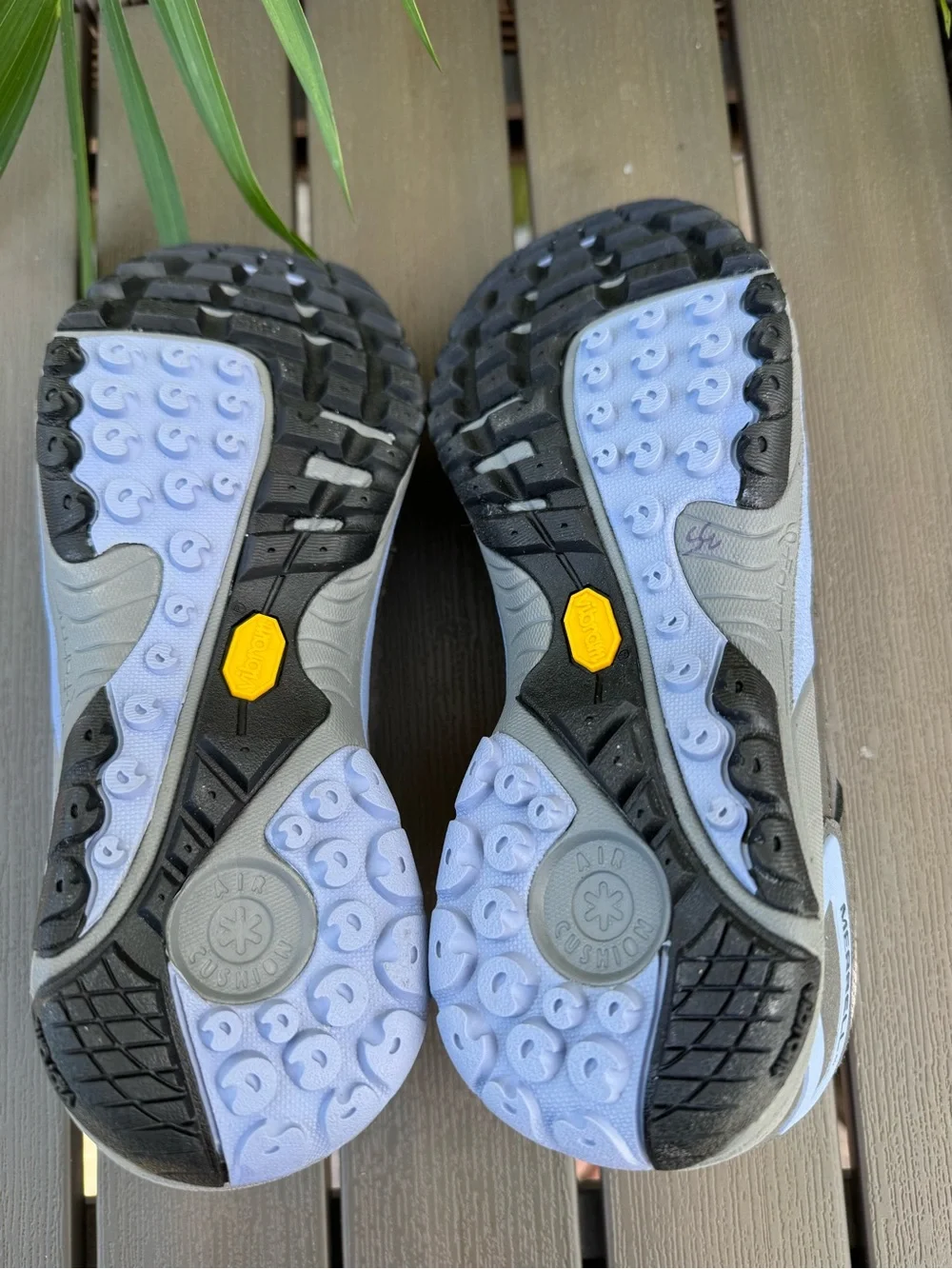Merrell Avian Light Stretch Dark Shadow Women’s Size 7 NWOT